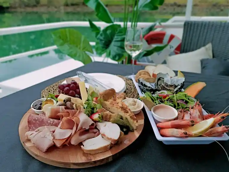 Tweed River lunch Cruises