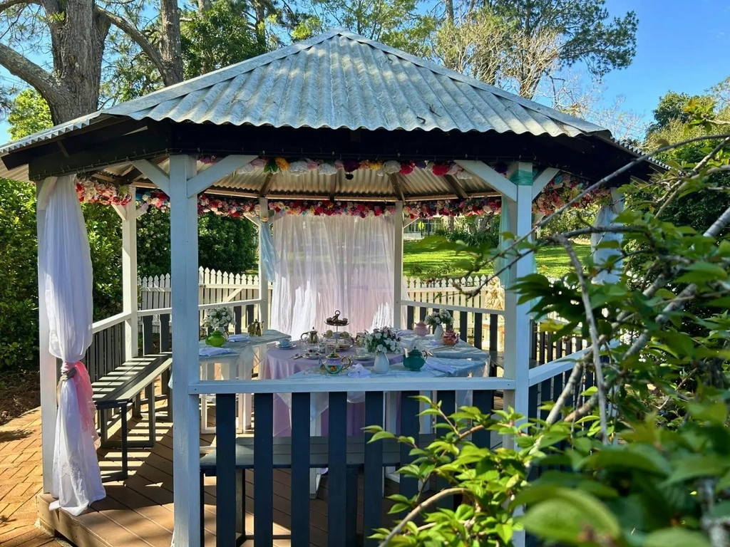 Grand Chameleon The Gazebo