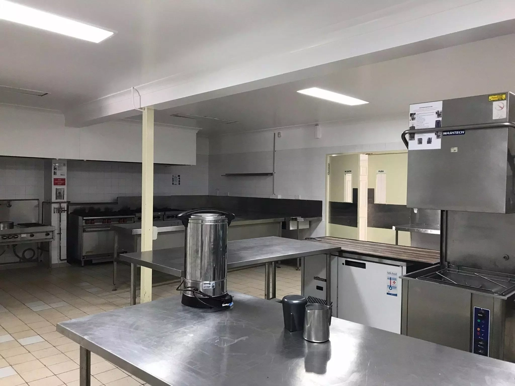 Commercial kitchen