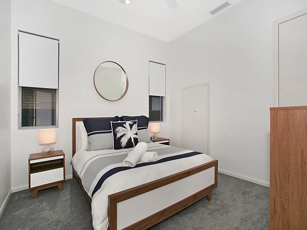 Ray Of Sunshine - Broadbeach Waters - Bedroom 1