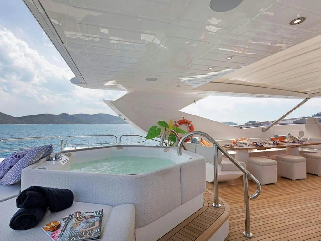 YOTSPACE superyacht charters Whitsundays,  Great Barrier Reef