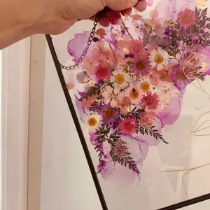Learn to make an alcohol ink flower and dried flower frame - Broadbeach Sip 'n' Dip Image 1