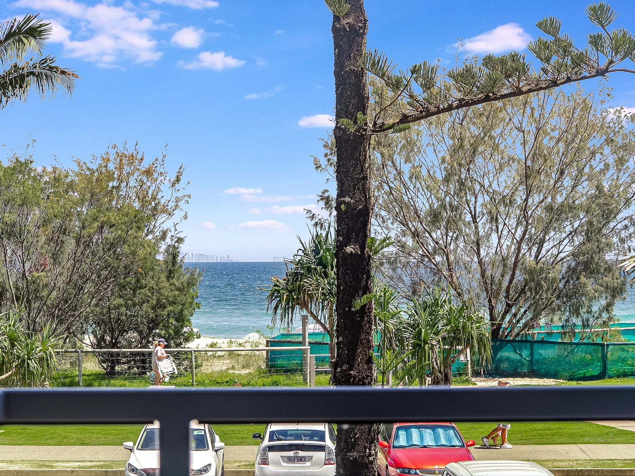 Kooringal Unit 4 2 bedroom Beachfront unit with Ocean Views