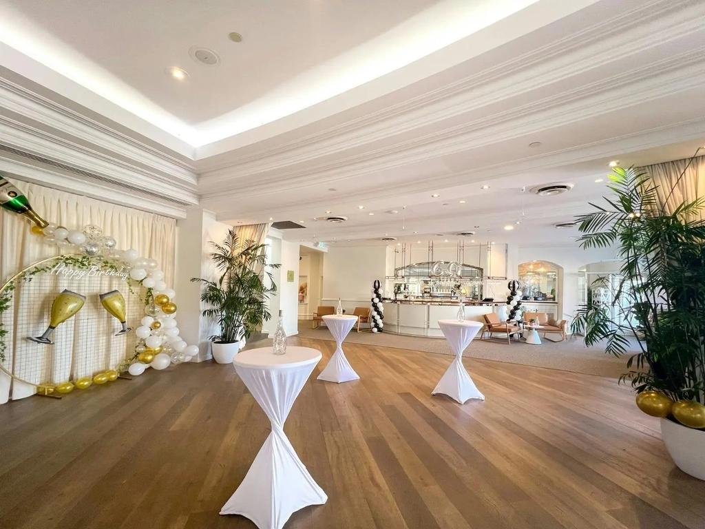 Celebrate a milestone event in the Fairway Lounge at Links Golf and Wellbeing