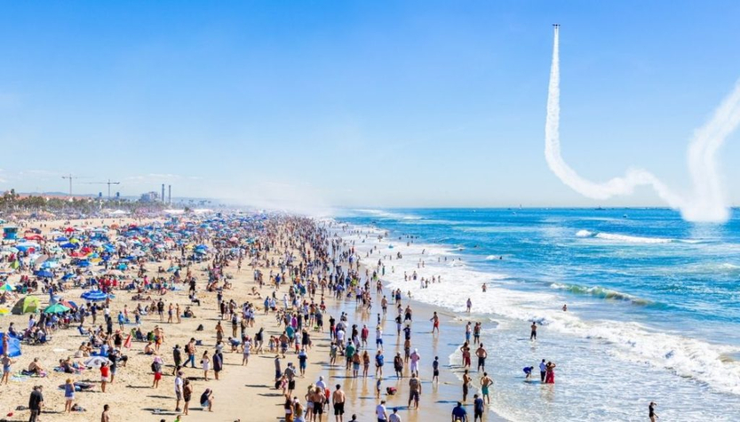 Pacific Airshow crowd