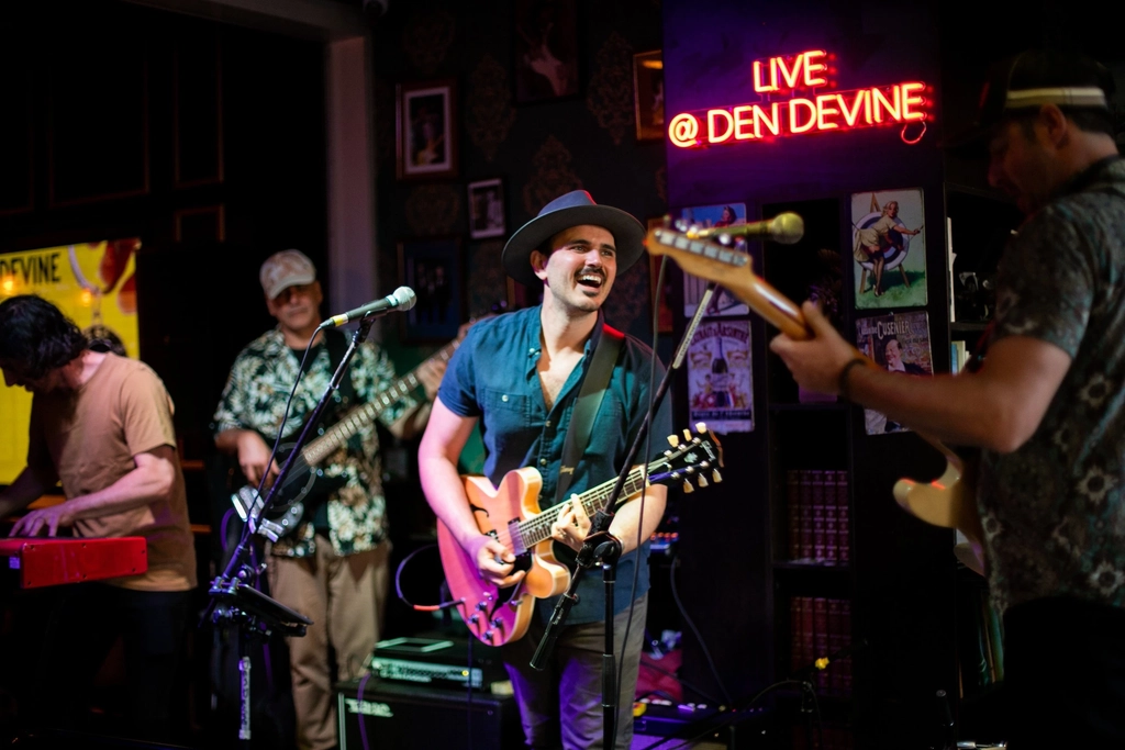 Locals & Hospo Open Mic Night - Den Devine Broadbeach Image 2