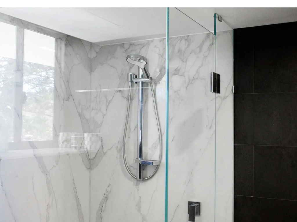 2 bedroom unit in Mermaid Beach - bathroom