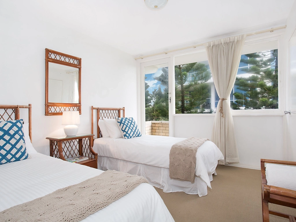 King Tide - Broadbeach - Bedroom 2