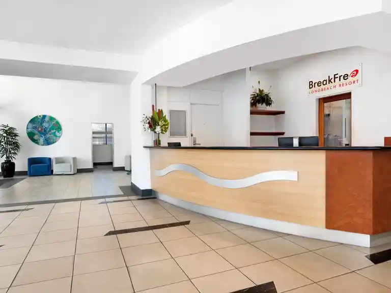 BreakFree Longbeach - Lobby