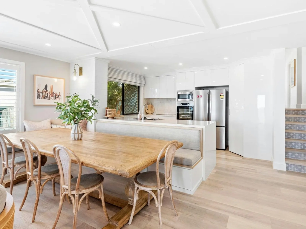 Three bedroom home in Miami - Open plan kitchen dining