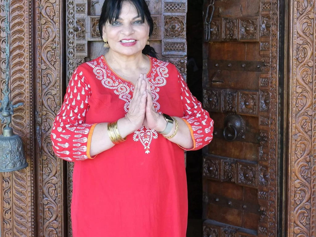Shanti Gowans welcoming people to Nirvana Wellbeing Retreat
