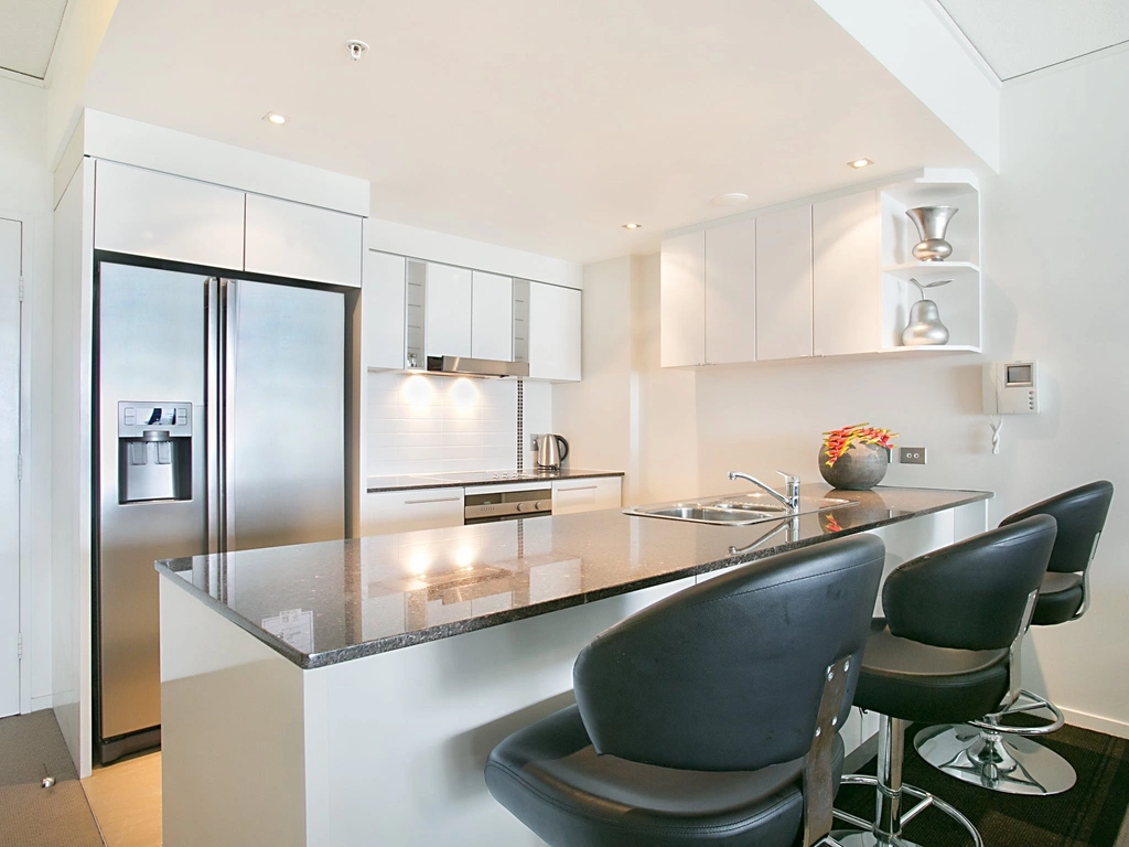 Sierra Grande - Broadbeach - Kitchen