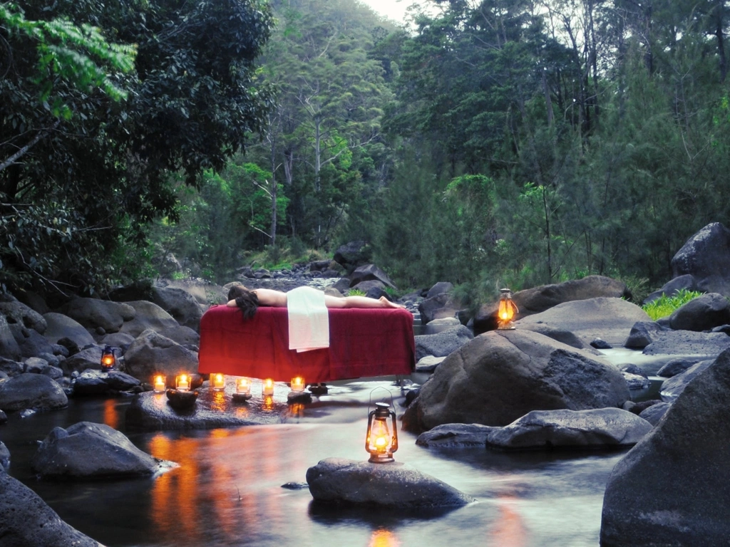 massage-glamping-brisbane-australia-nightfall-camp