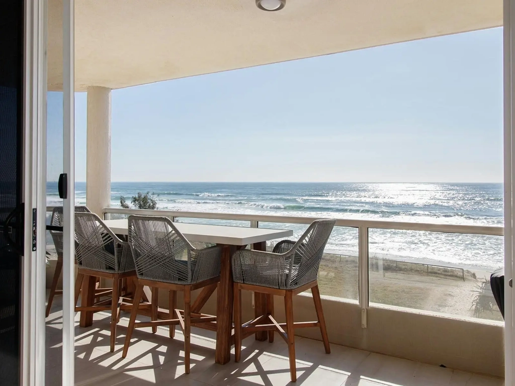 4 Bedroom unit in Palm Beach - Balcony and outdoor seating