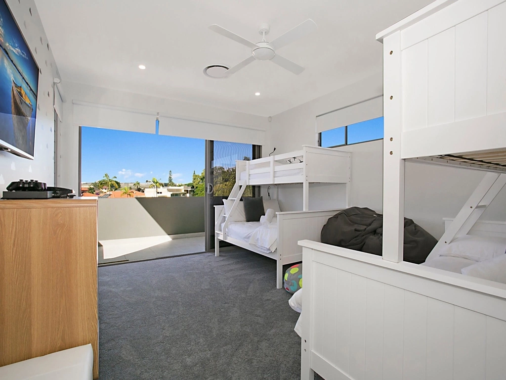 Ray Of Sunshine - Broadbeach Waters - Bedroom 2