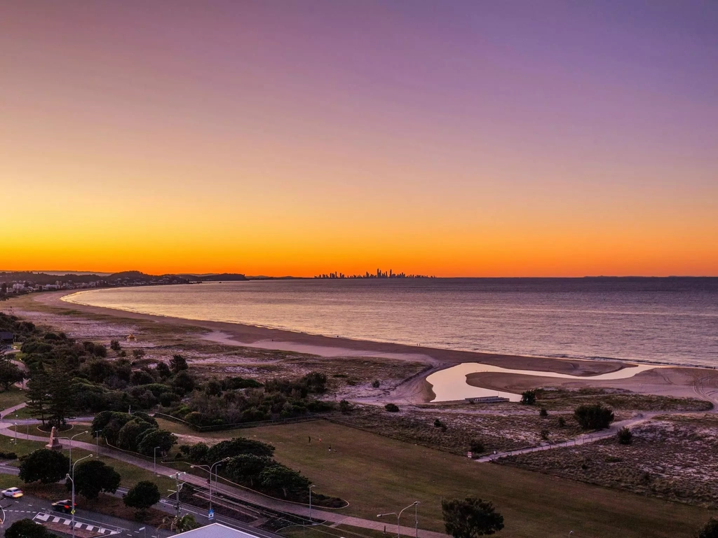 Club Wyndham Kirra Beach View at Sunset