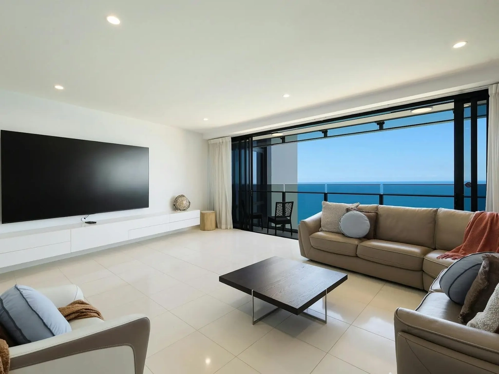 Second lounge room on the 2nd floor with ocean views - Gold Coast Holidays - Soul Peppers