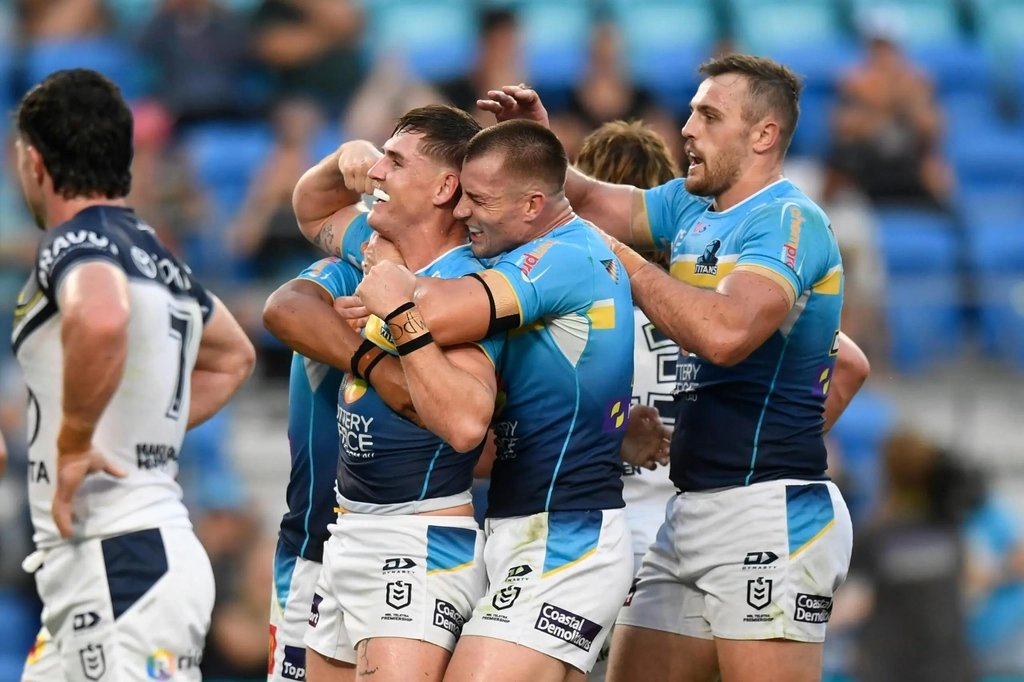 NRL Gold Coast Titans v Raiders (Round 7) Image 6