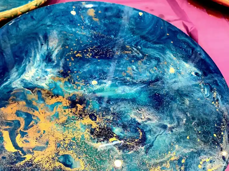 Sip N Dip - Learn to Make an Epoxy Resin Lazy Susan -Burleigh Heads - Club Burleigh Image 2