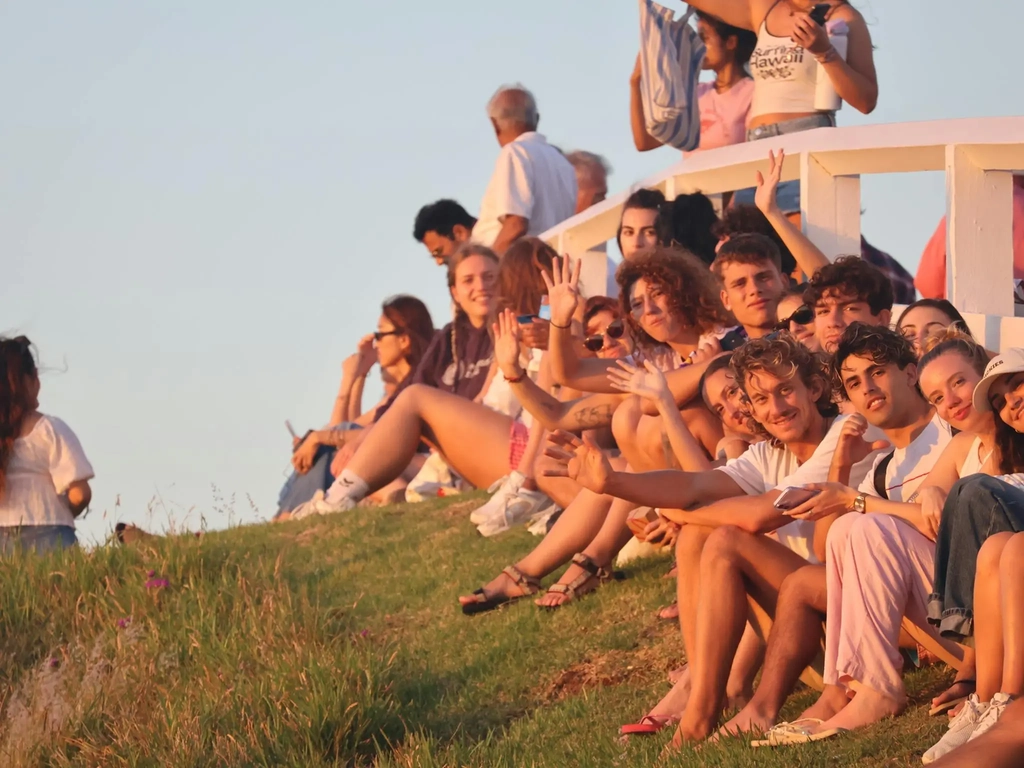 Byron sunset time