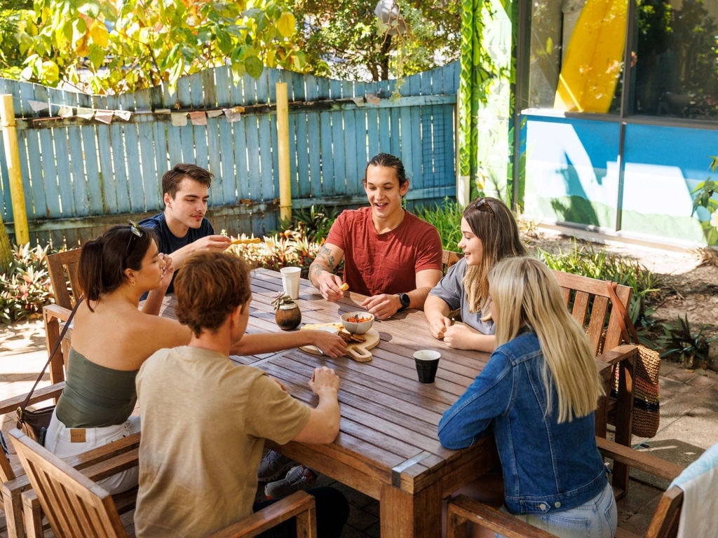 YHA Coolangatta outdoors area