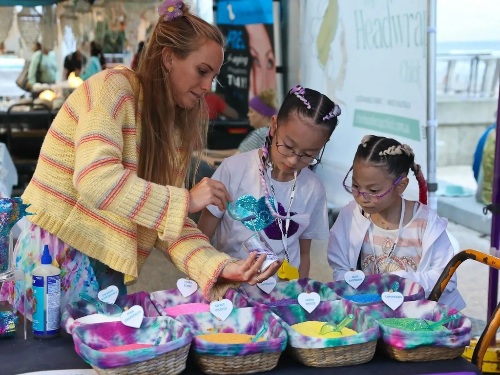 Arts & craft at Surfer's Paradise Markets