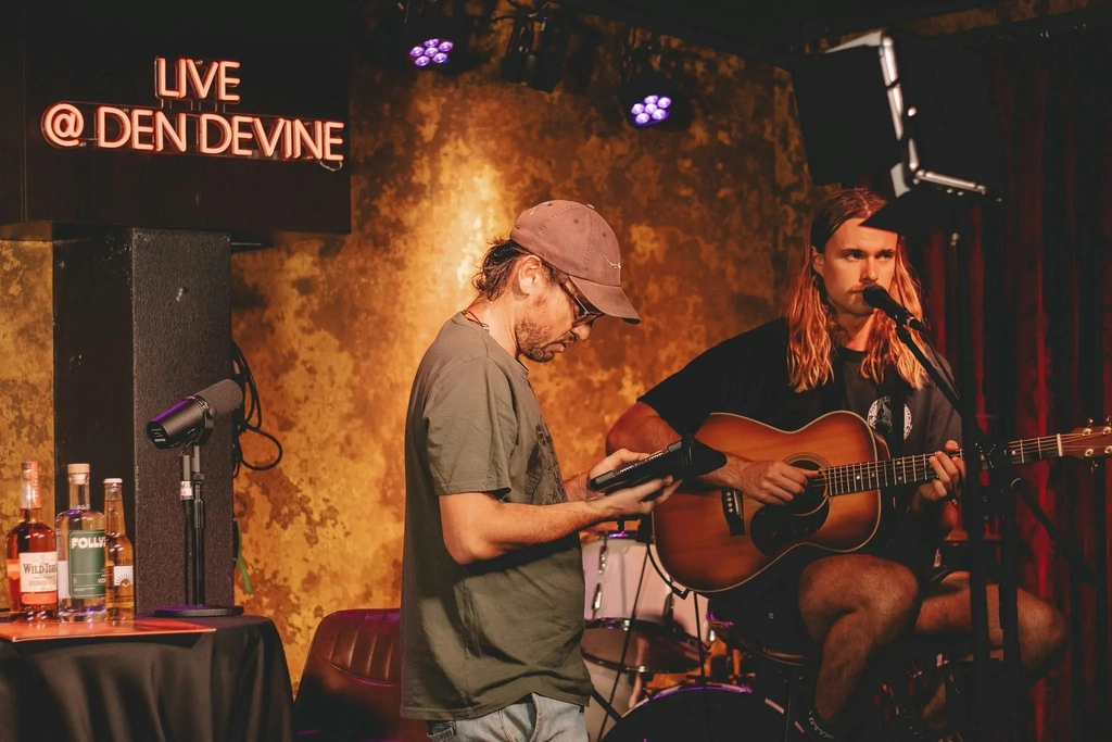 Live Music - Den Devine Broadbeach Image 1