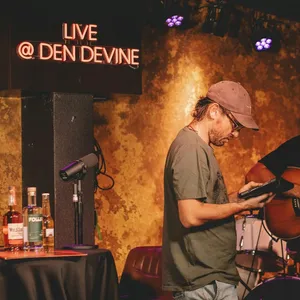 Live Music - Den Devine Broadbeach Image 1