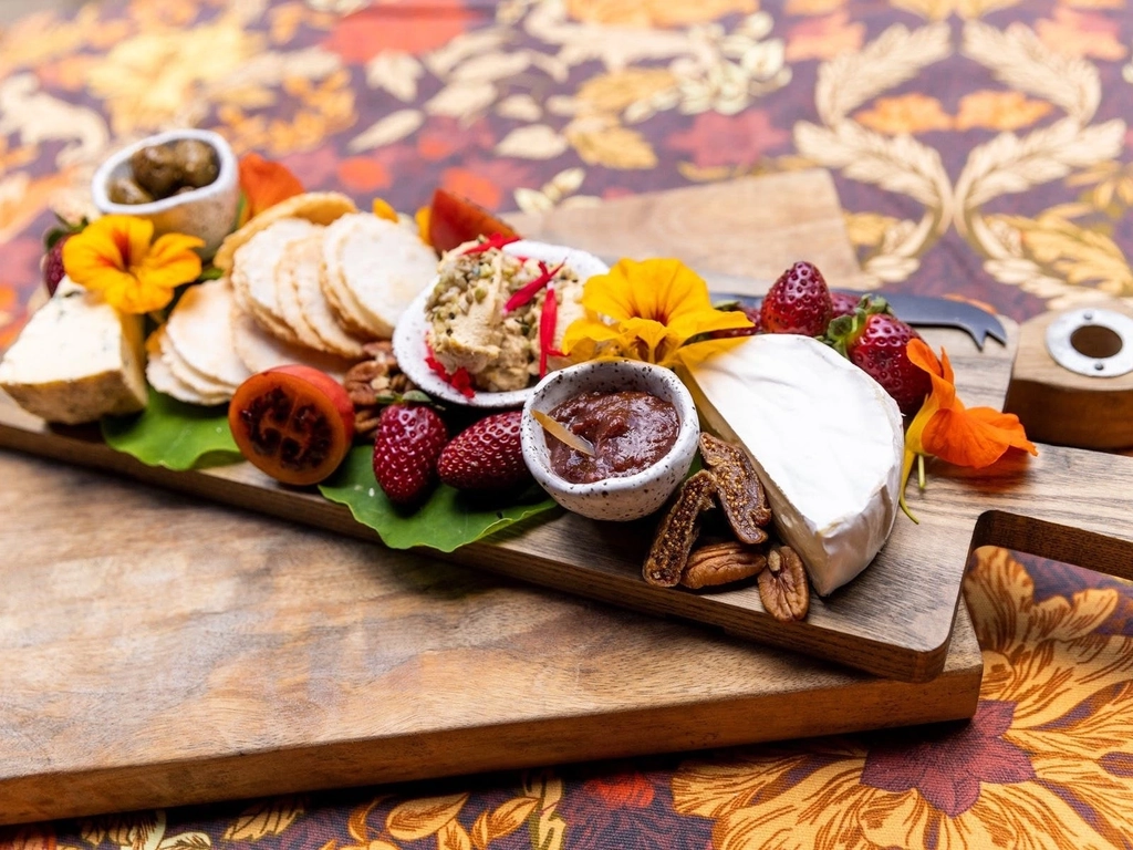 Nightfall welcome platter with organic food and edible flowers from the onsite garden.