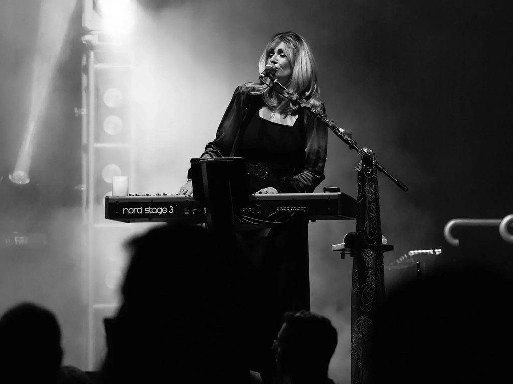 Starshine - Tribute To Stevie Nicks and Fleetwood Mac at Burleigh Town Hotel Image 2