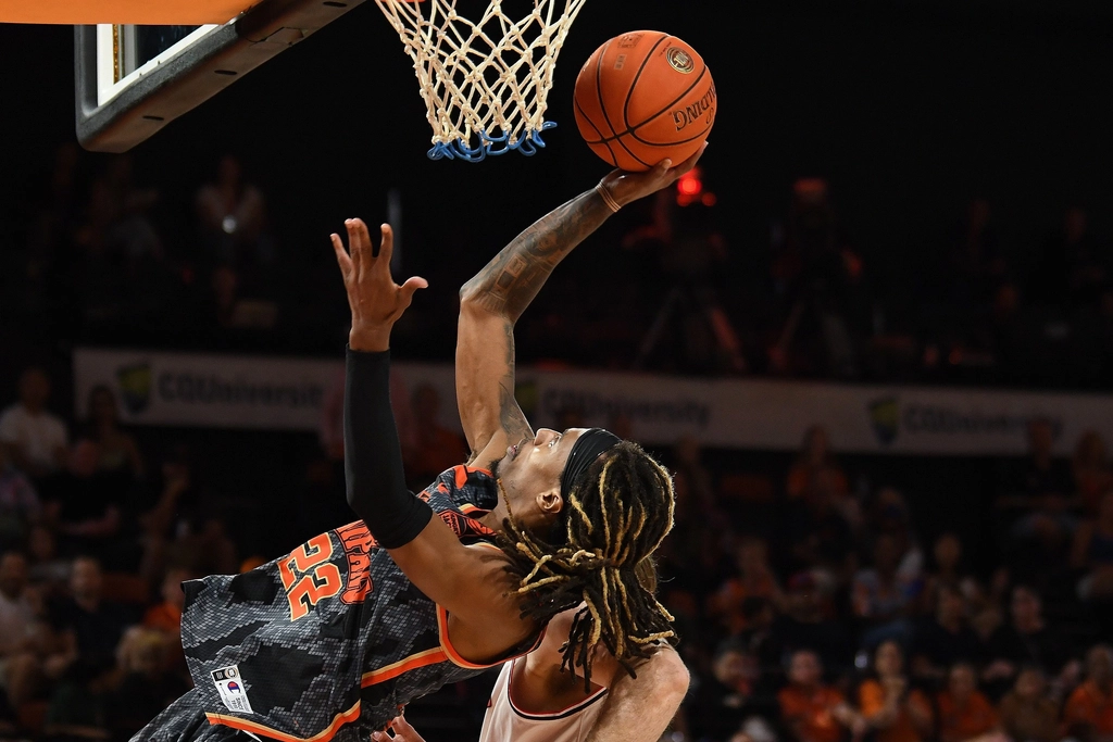 Illawarra Hawks vs Cairns Taipans  - NBL Blitz  - Gold Coast Image 4