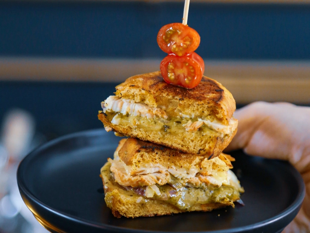 Chicken pesto and cheese toasted sandwich