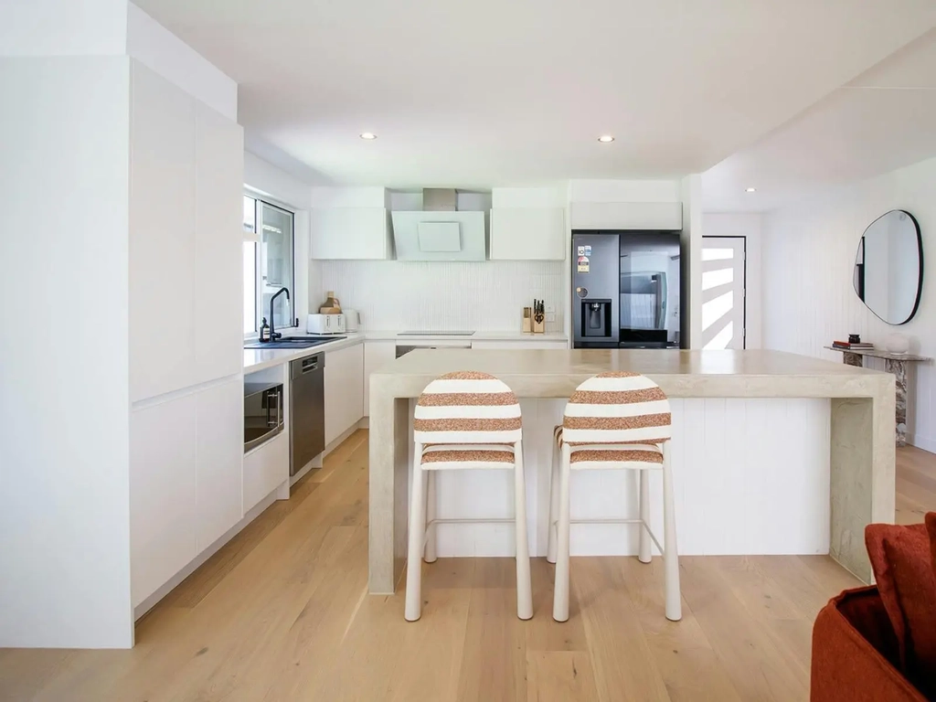 3 Bedroom home in Burleigh - Kitchen