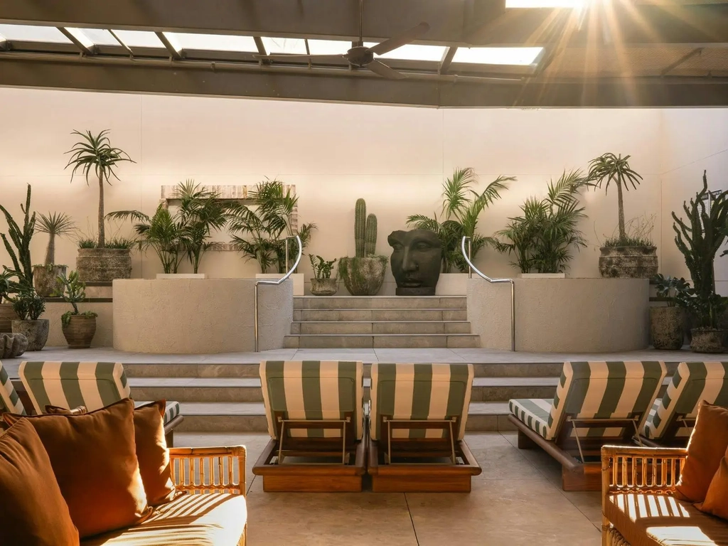 Magnesium plunge pools