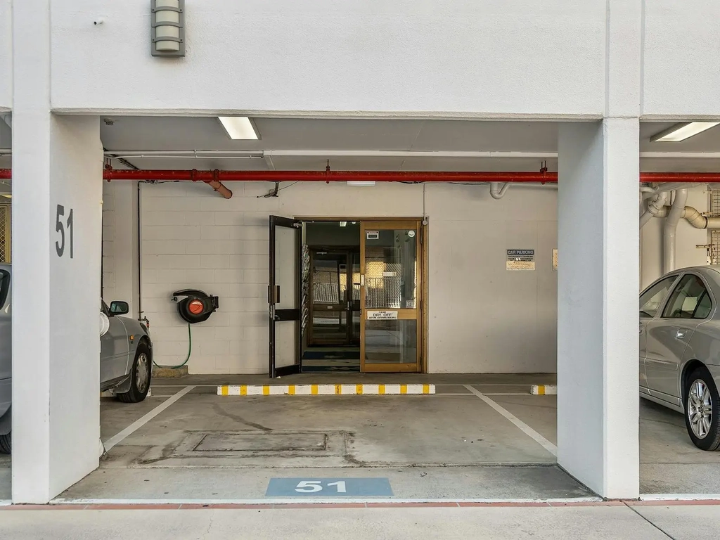 free secured off street parking gold coast accommodation
