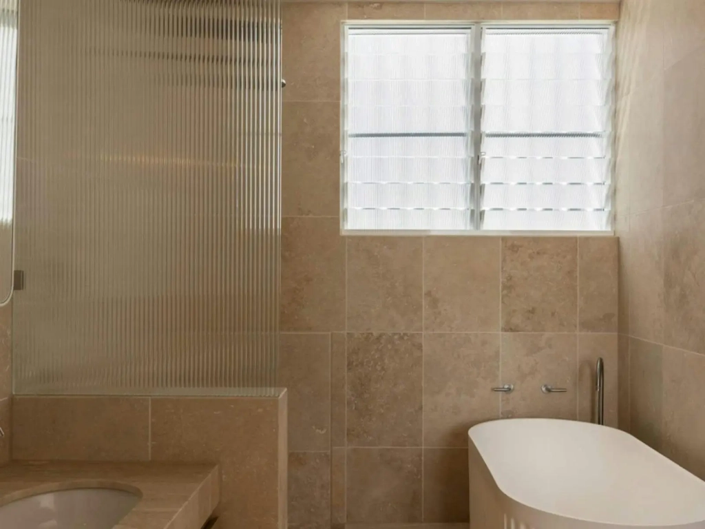 Four bedroom home in Burleigh - Bathroom