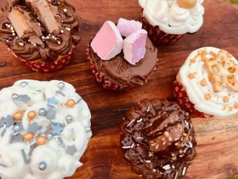Sip ‘n’ Dip - Learn how to decorate and fill 6 x cupcakes - Broadbeach Image 2
