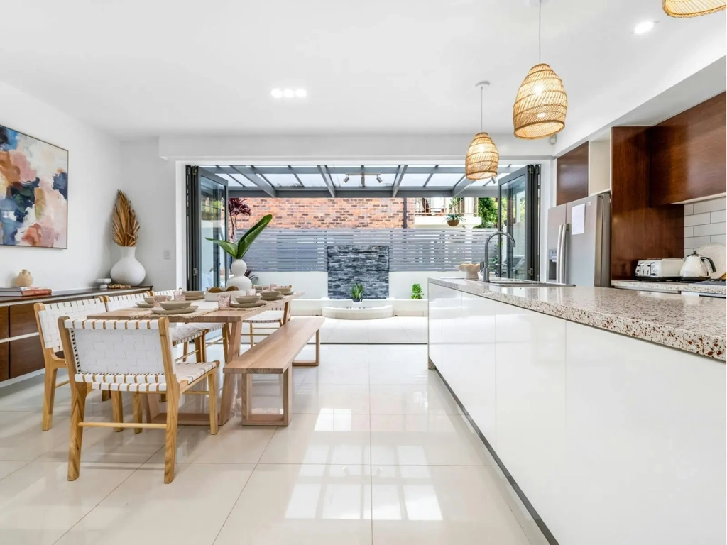 Kitchen/Dining Area