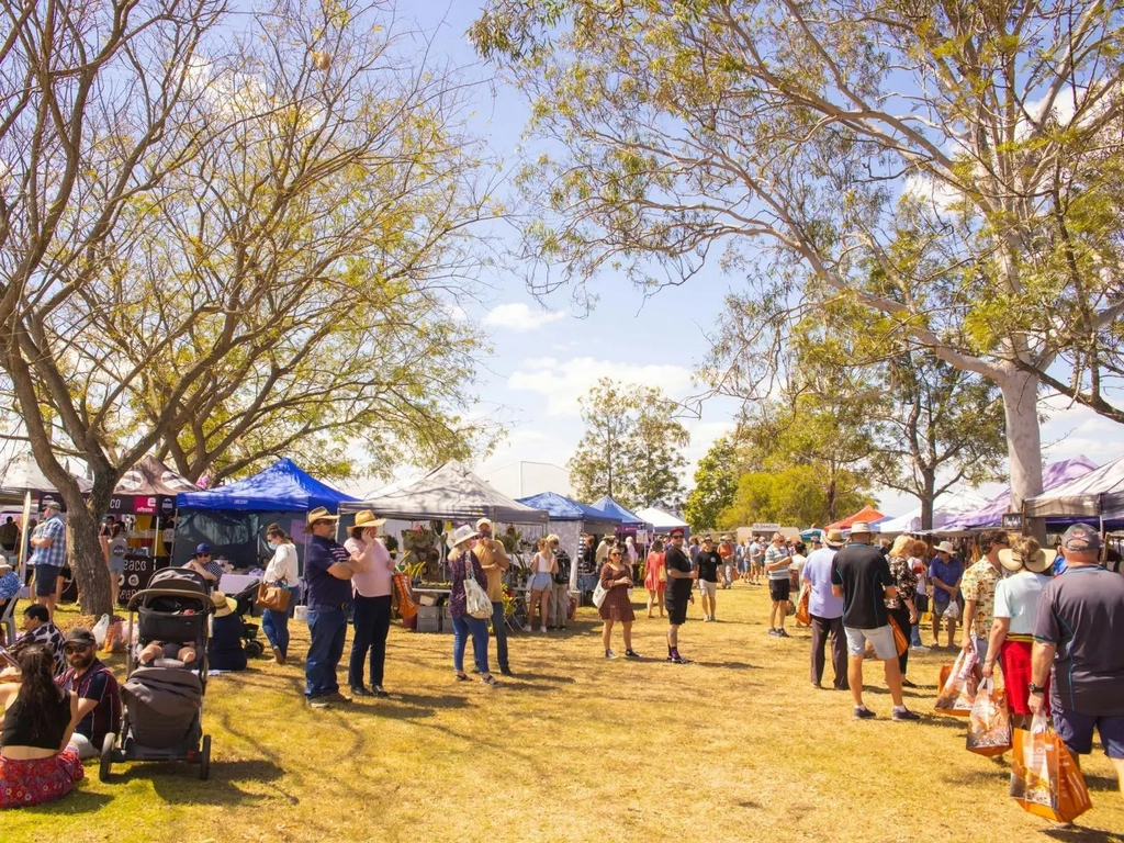 Christmas Markets - Summer Land Camels Image 3