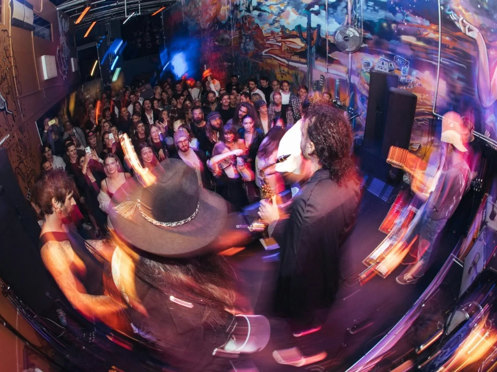 The Oils Tribute Show | Burleigh Heads Image 3