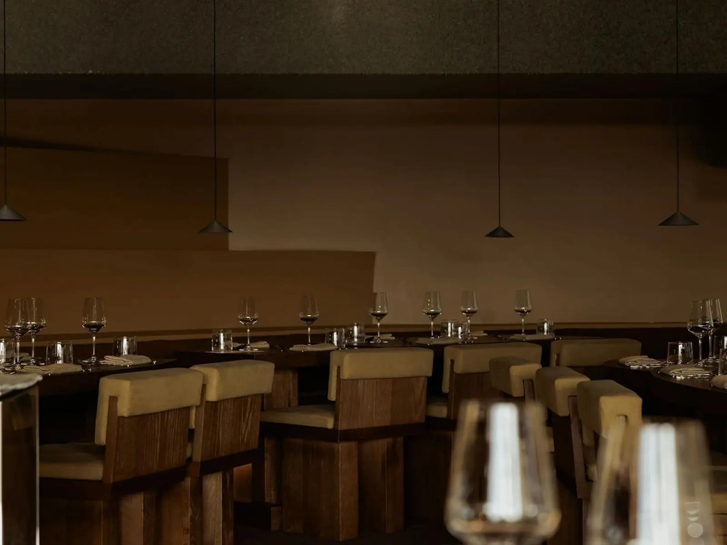 Norte elevated seating area