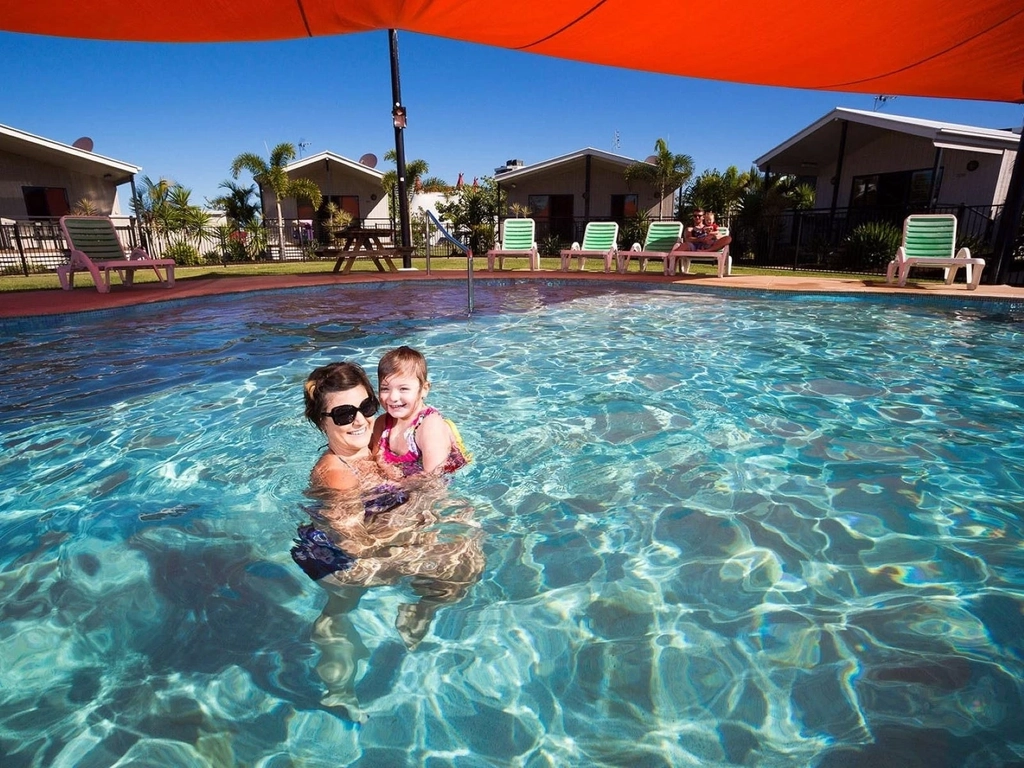 Family in Pool at Broadwater Tourist Park