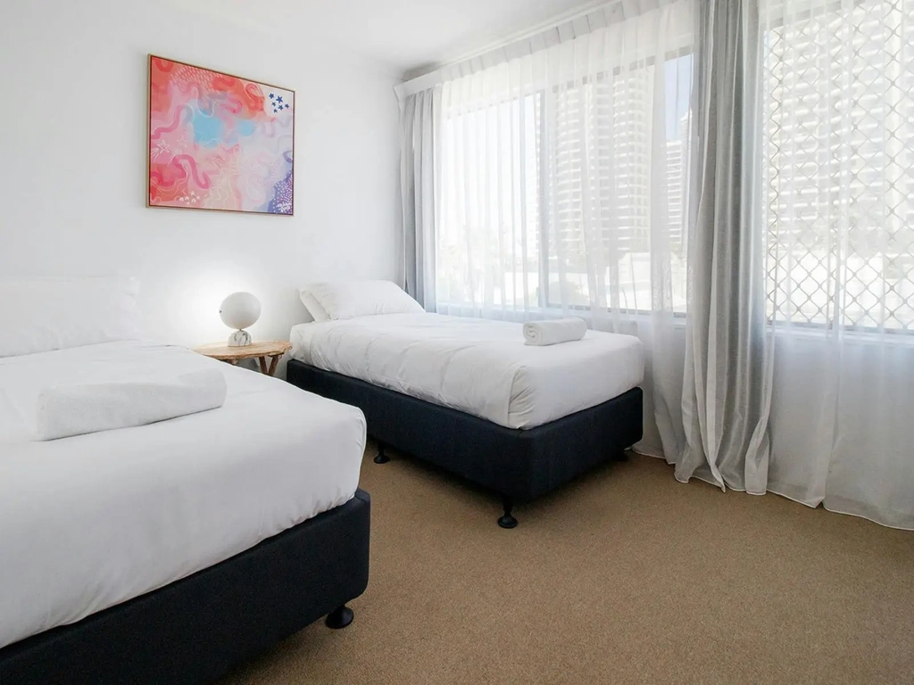 3 Bedroom unit in Surfers Paradise - second bedroom