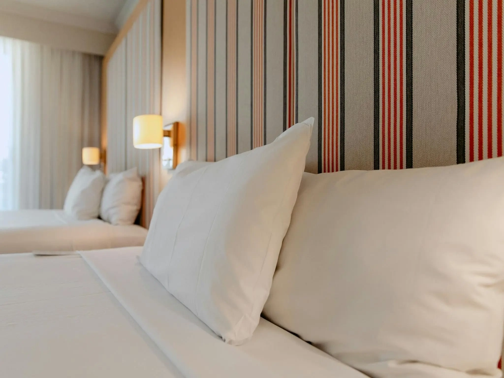 Twin Bedding at Mercure Gold Coast Resort