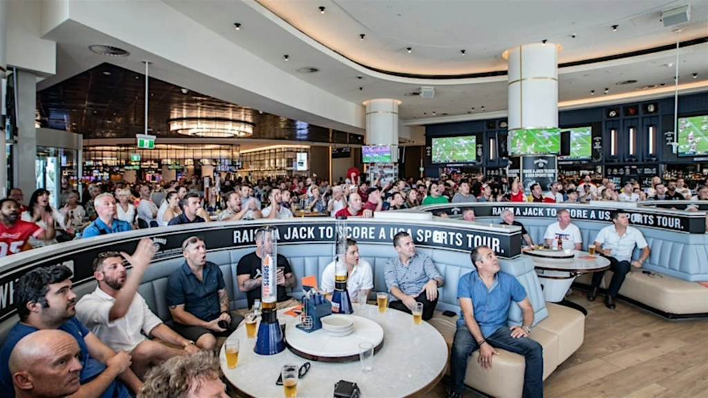 Melbourne Cup at Sports Bar (Booths), The Star Gold Coast Image 1