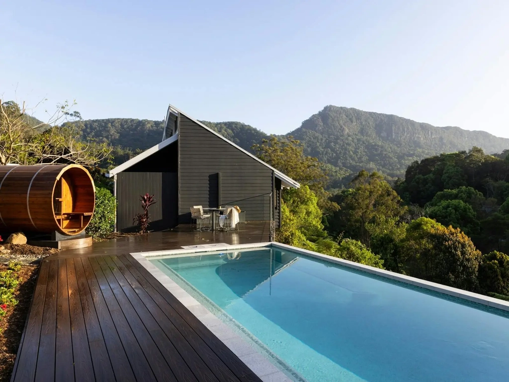 View of infinity pool and sauna overlooking Currumbin Valley