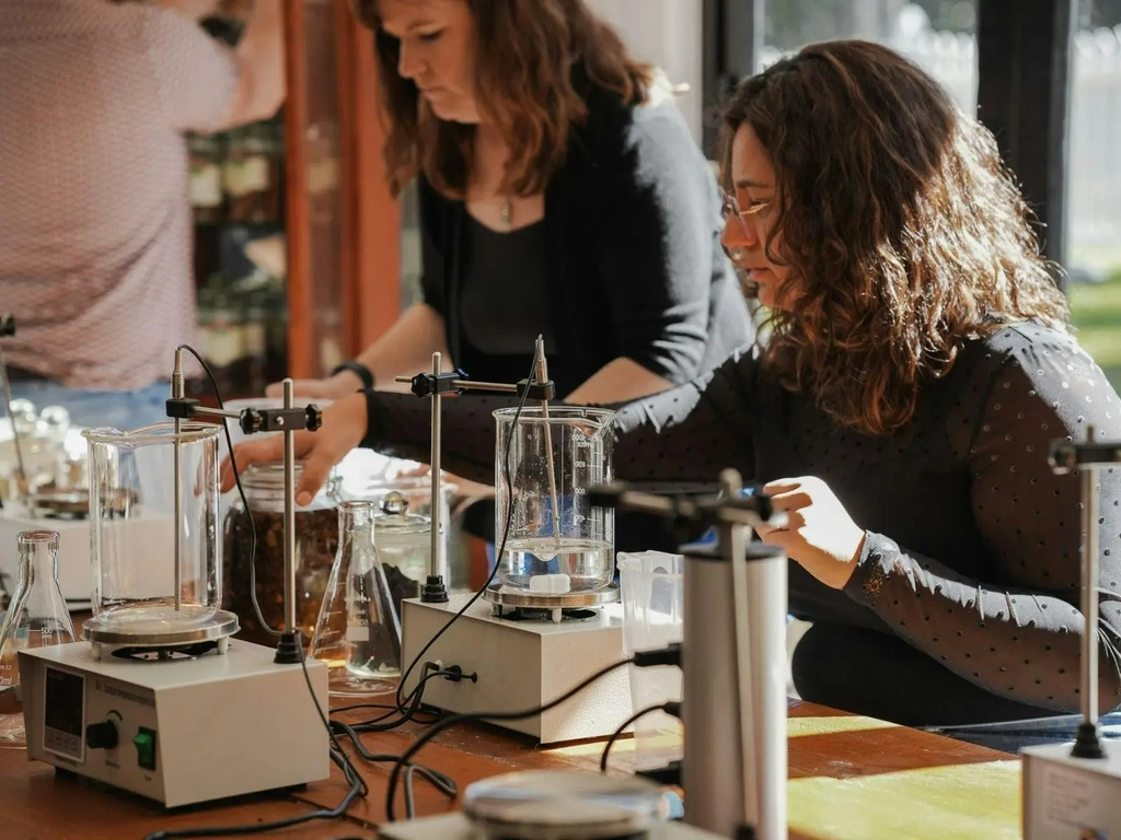 Craft Your Signature Bottle - Spirit Blending Class Image 1