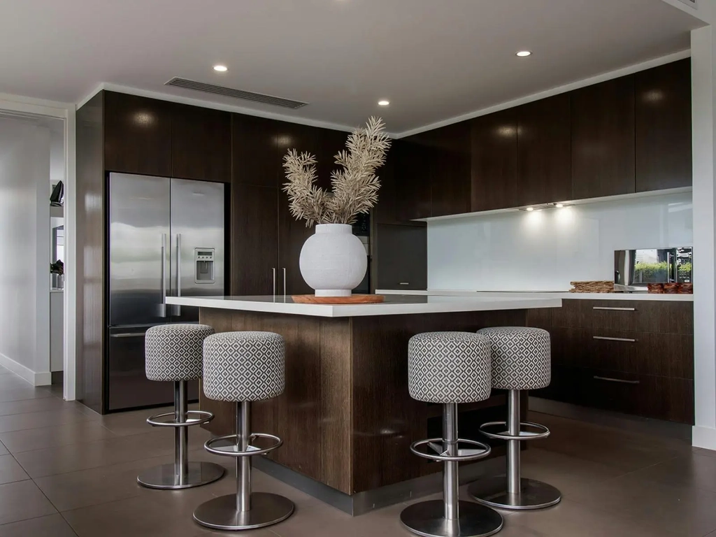 Five Bedroom home in Broadbeach - Kitchen