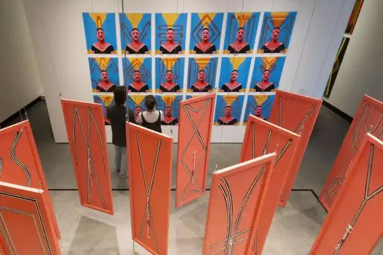 Yuriyal Eric Bridgeman - A barrow, a singsing Image 5