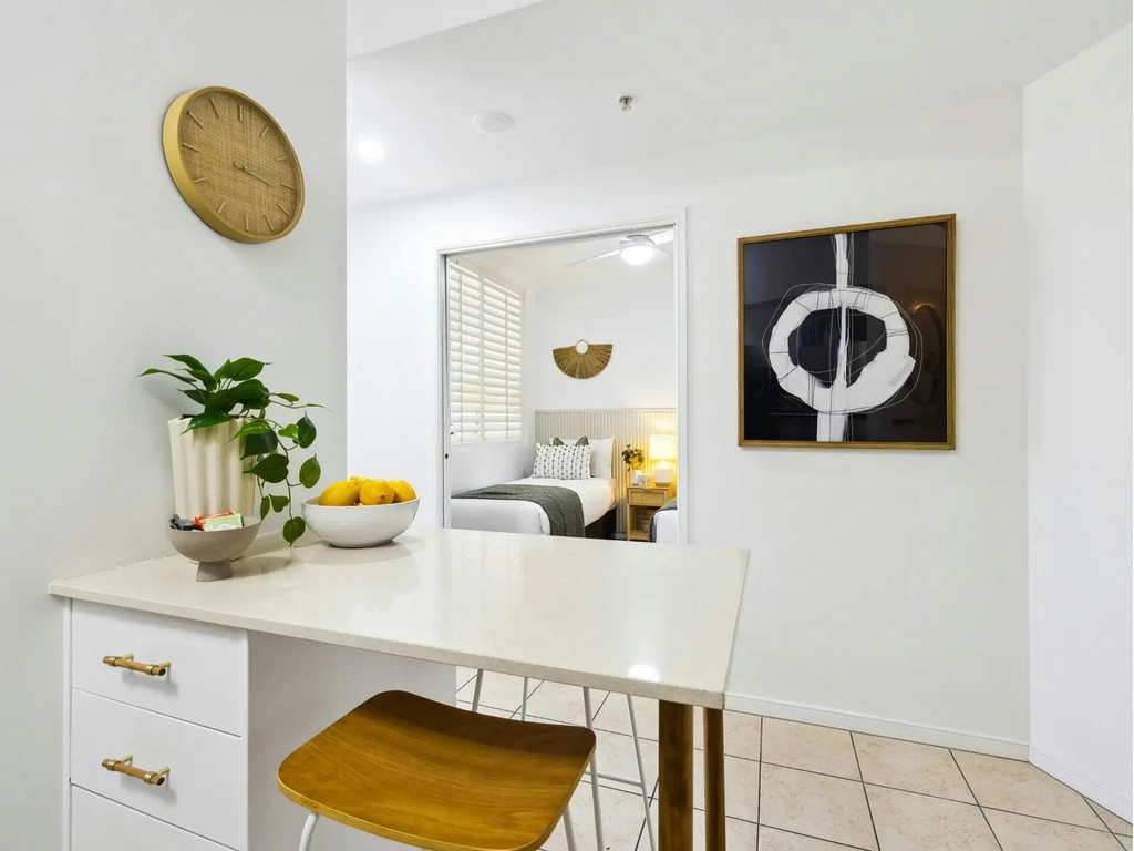 Kitchen - Breakfast bar